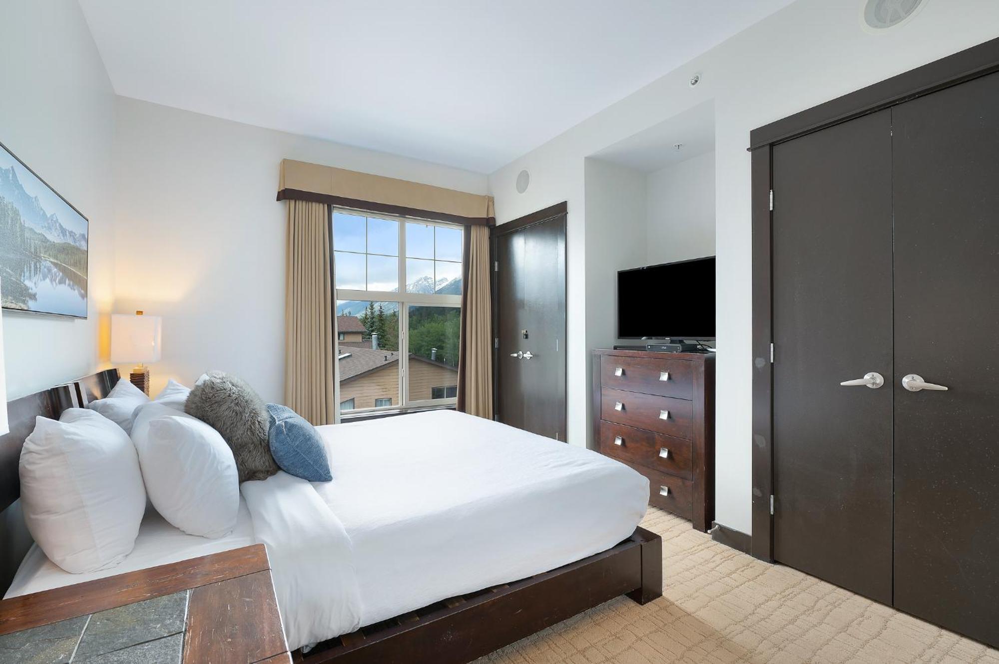 Heavenly Mountain Condo Managed By Little Sister Getaways Canmore Exterior foto