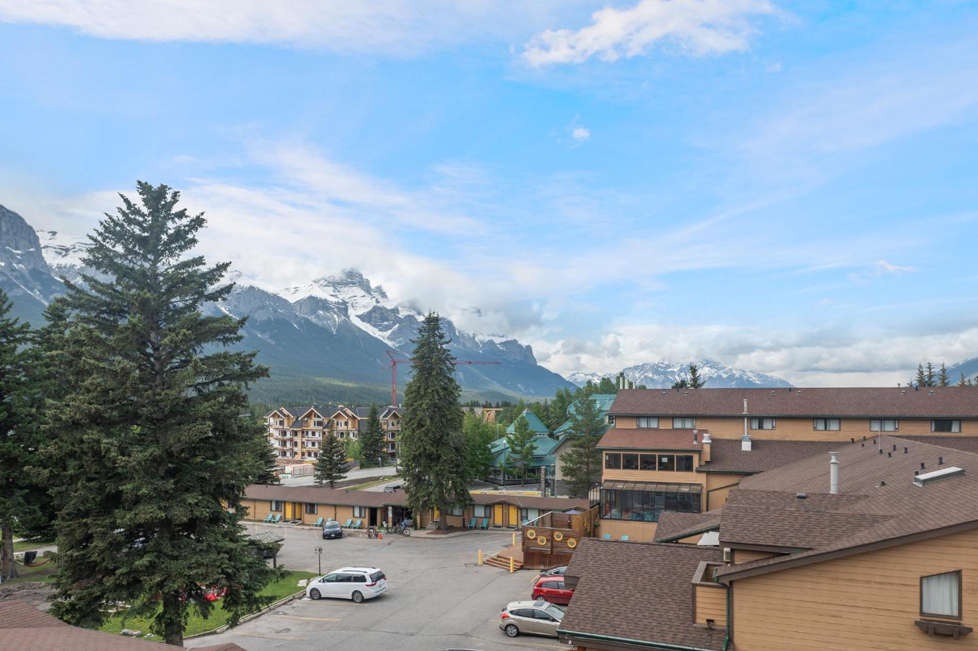 Heavenly Mountain Condo Managed By Little Sister Getaways Canmore Exterior foto