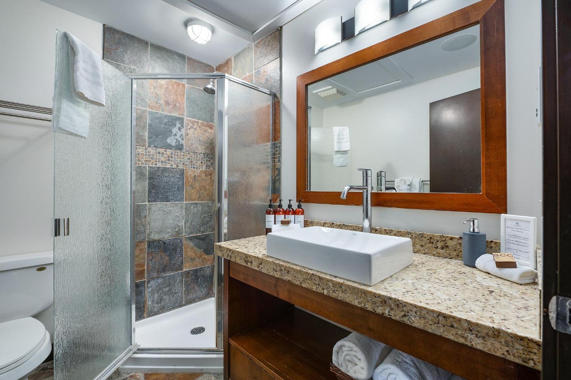 Heavenly Mountain Condo Managed By Little Sister Getaways Canmore Exterior foto