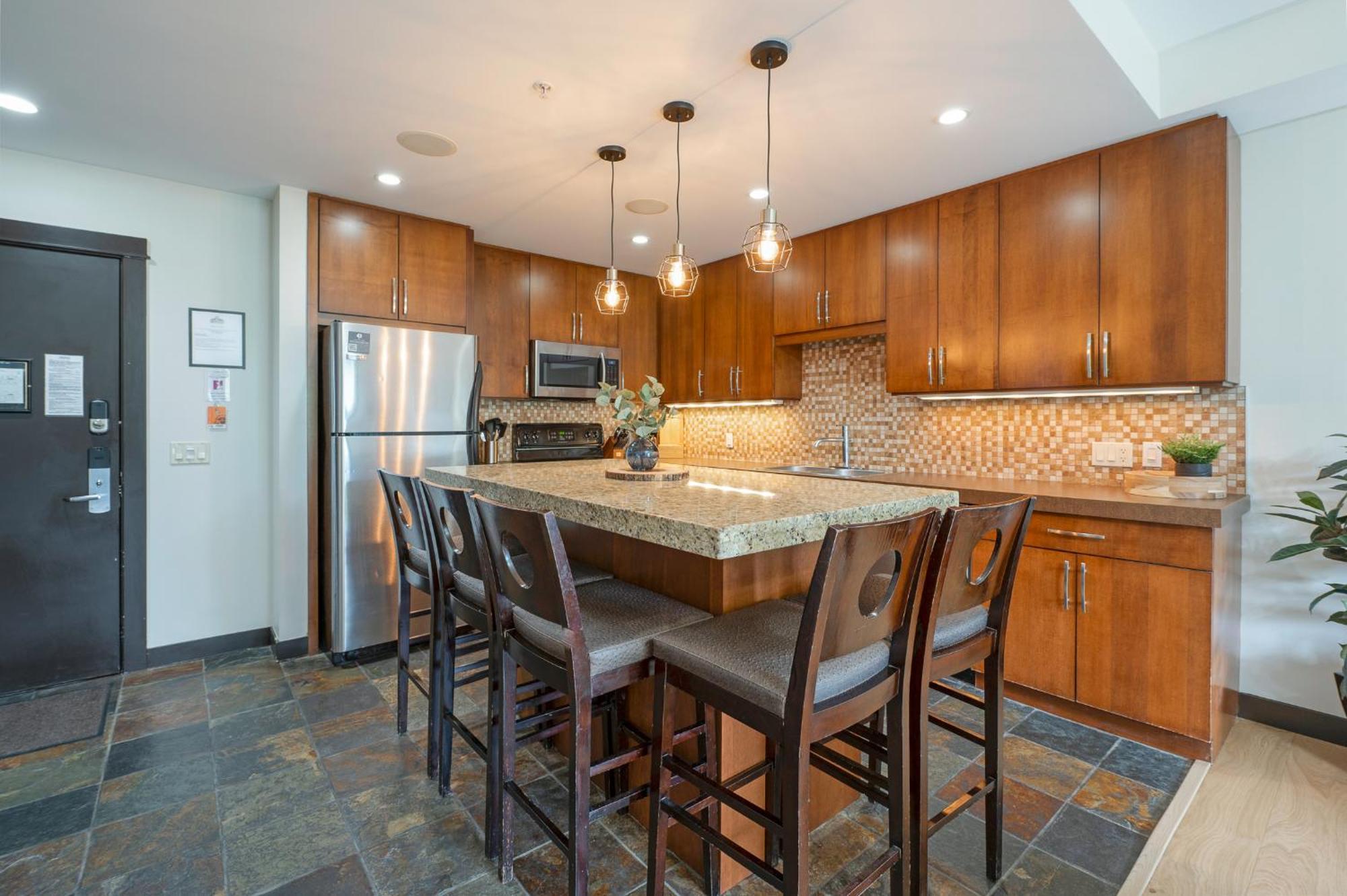 Heavenly Mountain Condo Managed By Little Sister Getaways Canmore Exterior foto